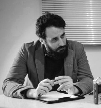 فرشید پارسی‌کیا | طراح، مدرس و نویسنده، مدیر گالری دنا و سردبیر مجله‌ی پشت‌بام