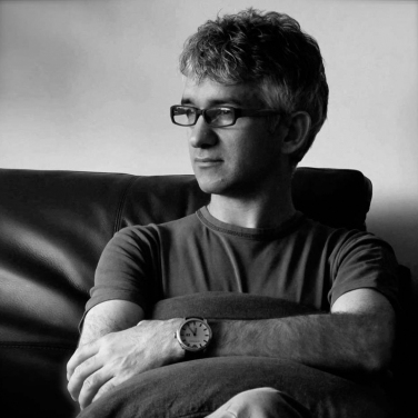 محمد پرویزی | نویسنده، هنرمند و پژوهشگر بینارشته‌ای هنر، موسس و مدیر خانه‌ی نام