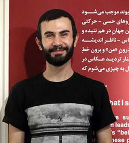 سهراب احمدی | زبان‌شناس، کیوریتور، پژوهشگر، مترجم و مولف در زمینه‌های ادبی و هنرهای تجسمی