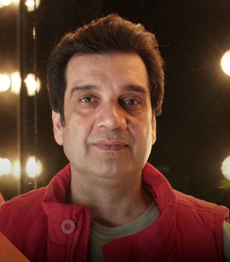 آرش آبسالان | بازیگر و کارگردان تئاتر، مدرس بیان بازیگر