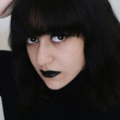 یگانه نجاریان